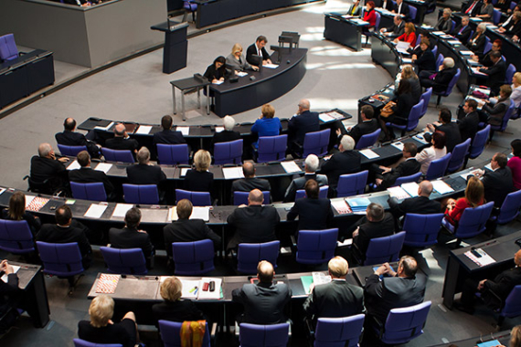 Ungewohnte Sitzordnung: Nur noch vier Fraktionen sind im neuen Bundestag vertreten
