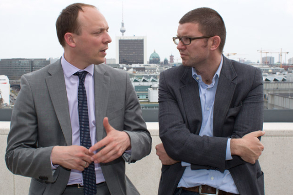 Marco Wanderwitz (links) im Gespräch (Foto: Tobias Koch)