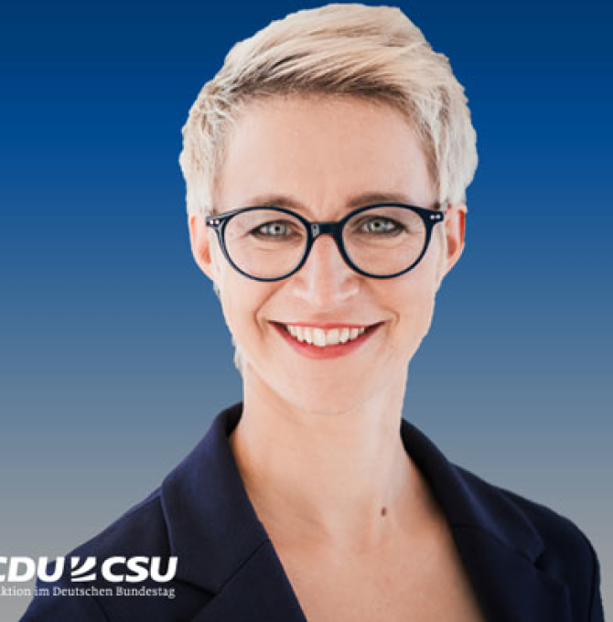Nadine Schön ist stellvertretende Vorsitzende der CDU/CSU-Fraktion im Deutschen Bundestag