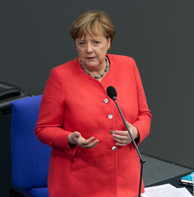 Merkel antwortet auf Fragen der Abgeordneten