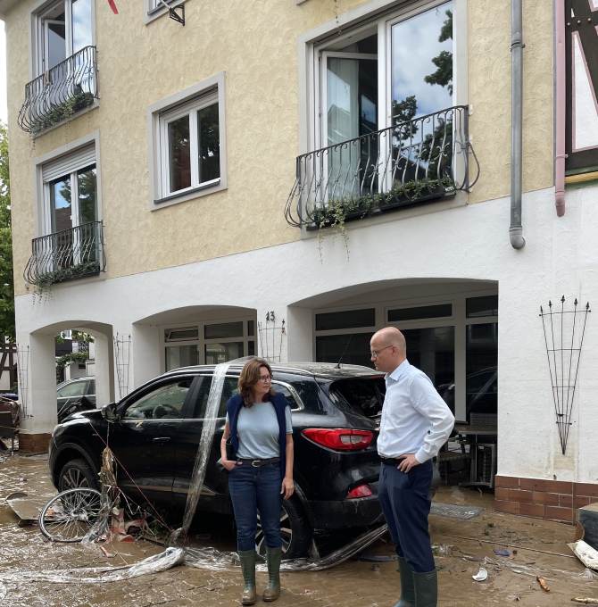 Heil und Brinkhaus in Ahrweiler nach dem Hochwasser