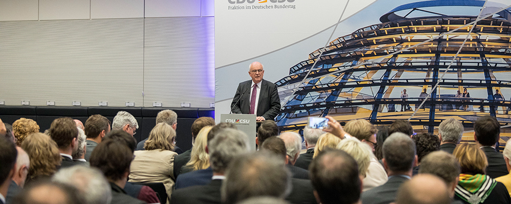 Volker Kauder eröffnet den Kongress "Pakt für den Rechtsstaat" | Foto: CDU/CSU Bundestagsfraktion/Julia Nowak