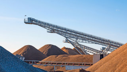Bagger im Tagebau, Foto: fotolia/blackosaka