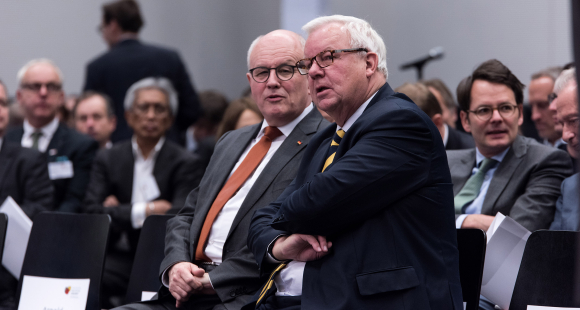 Volker Kauder MdB (l.) und Dr. Michael Fuchs MdB (r.) Kongress Wirtschaft 4.0 – Chancen für Deutschland