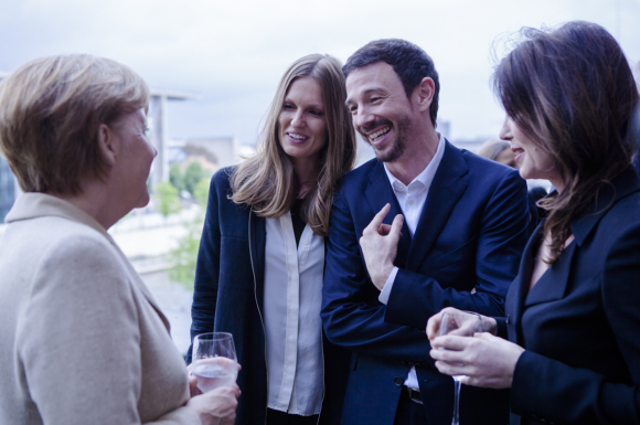 Angela Merkel, Filmproduzent Oliver Berben und seine Mutter Iris Berben Angela Merkel, Filmproduzent Oliver Berben und seine Mutter Iris Berben