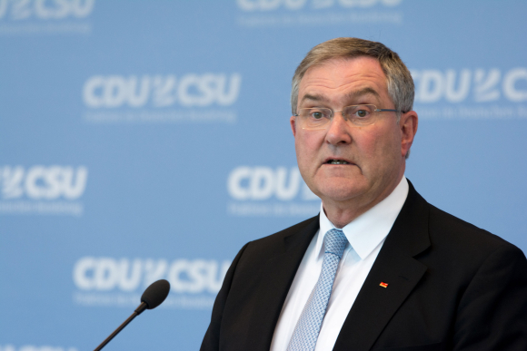 Begrüßung Dr. Franz Josef Jung MdB Stellvertretender Vorsitzender und Beauftragter für Kirchen und Religionsgemeinschaften der CDU/CSU-Fraktion im Deutschen Bundestag