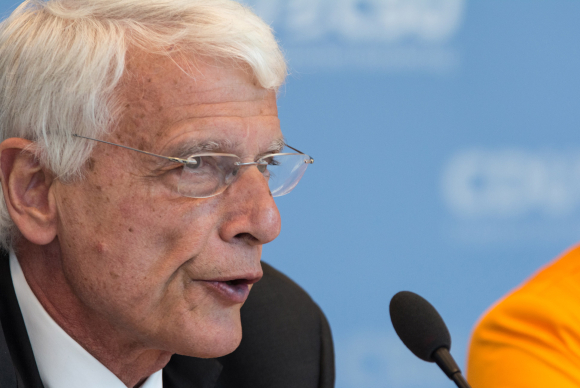Moderator: Werner Sonne Journalist und Autor
