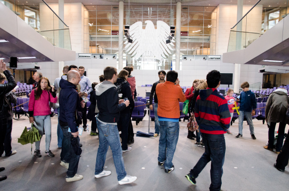 Besucher im Plenarsaal Besucher im Plenarsaal