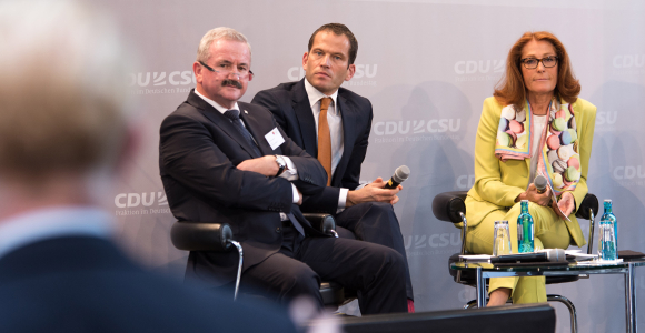 Prof. Dr. Reimund Neugebauer, Albert Rupprecht und Sabine Herold in der Podiumsdiskussion