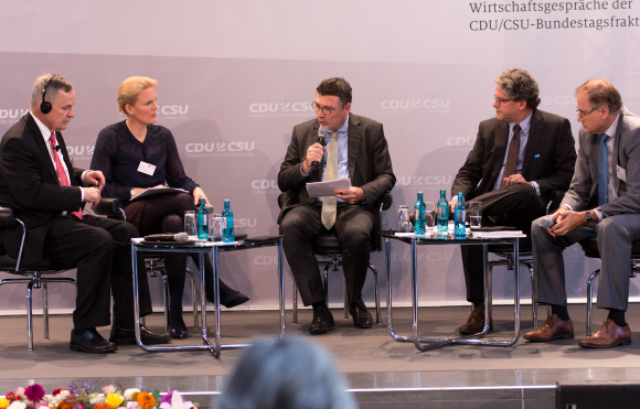 Podiumsdiskussion mit Prof. Dr. Charles Wessner, Prof. Dr. Katharina Hölzle, Dr. Stefan Kaufmann, Rainer Gläß und Anton S. Huber