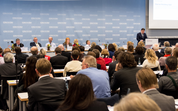 Blick zumPodium Kongress Kindeswohl auf dem Prüfstand