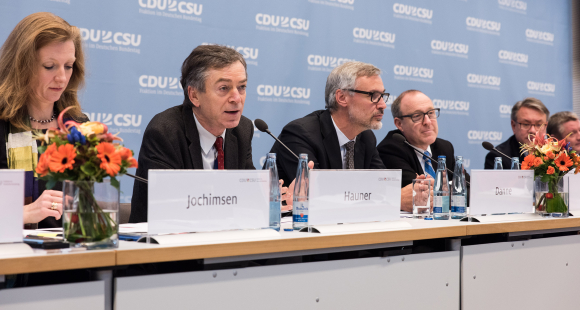 Prof. Dr. Beate Jochimsen, Prof. Dr. Hans Hauner, Prof. Dr. Thomas Danne, Prof. Dr. Baptist Gallwitz (v.l.n.r.) Prof. Dr. Beate Jochimsen, Prof. Dr. Hans Hauner, Prof. Dr. Thomas Danne, Prof. Dr. Baptist Gallwitz (v.l.n.r.)