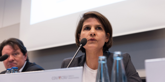 Dr. Silke Lichtenstein Vorstand BerufsVerband Oecotrophologie e.V. Dr. Silke Lichtenstein Vorstand BerufsVerband Oecotrophologie e.V.