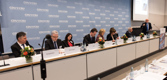 am Podium Volker Kauder MdB Demografiekongress der CDU/CSU-Fraktion im Deutschen Bundestag
