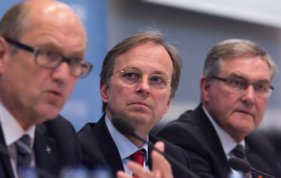 Dr. Martin Dutzmann, Thomas Rachel (Parlamentarischer Staatssekretär bei der Bundesministerin für Bildung und Forschung und Bundesvorsitzender des Evangelischen Arbeitskreises der CDU/CSU (EAK)), Franz-Josef Jung Dr. Martin Dutzmann, Thomas Rachel (Parlamentarischer Staatssekretär bei der Bundesministerin für Bildung und Forschung und Bundesvorsitzender des Evangelischen Arbeitskreises der CDU/CSU (EAK)), Franz-Josef Jung