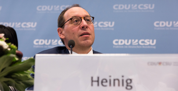 Prof. Michael Heinig Lehrstuhl für Öffentliches Recht, Kirchen- und Staatskirchenrecht, Georg-August-Universität Göttingen Prof. Michael Heinig Lehrstuhl für Öffentliches Recht, Kirchen- und Staatskirchenrecht, Georg-August-Universität Göttingen