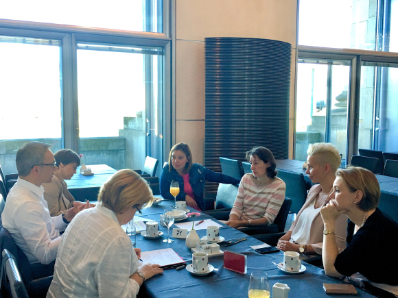 Arbeitsfrühstück der Gruppe der Frauen am 29. Juni 2018. Gast: Wilfried Oellers MdB, Berichterstatter für das Teilzeit- und Befristungsgesetz in der AG Arbeit und Soziales der CDU/CSU-Bundestagsfraktion | Foto: Diana Tuppack Arbeitsfrühstück der Gruppe der Frauen am 29. Juni 2018. Gast: Wilfried Oellers MdB, Berichterstatter für das Teilzeit- und Befristungsgesetz in der AG Arbeit und Soziales der CDU/CSU-Bundestagsfraktion