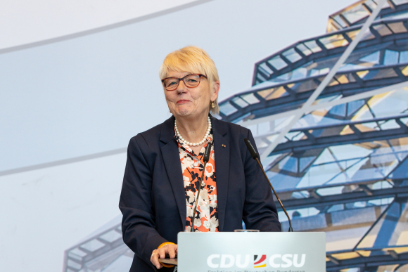 Prof. Ilona Kickbusch PHD Graduate Institute of International and Development Studies Geneva