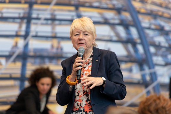 Prof. Ilona Kickbusch PHD Graduate Institute of International and Development Studies Geneva