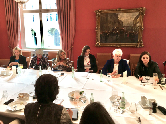 Sitzung der Gruppe der Frauen am 17. Oktober 2019 | Gast: Gerda Hasselfeldt, Präsidentin des Deutschen Roten Kreuzes | Foto: Diana Tuppack Sitzung der Gruppe der Frauen am 17. Oktober 2019 | Gast: Gerda Hasselfeldt, Präsidentin des Deutschen Roten Kreuzes | Foto: Diana Tuppack