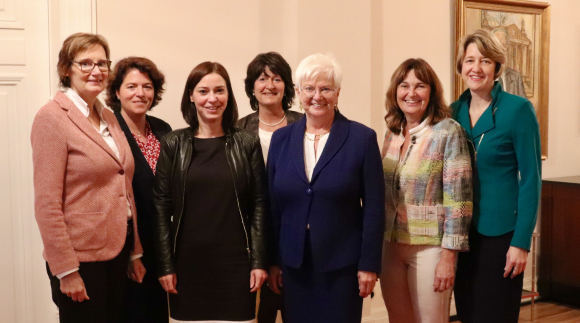 Sitzung der Gruppe der Frauen am 17. Oktober 2019 | Gast: Gerda Hasselfeldt, Präsidentin des Deutschen Roten Kreuzes | Foto: Diana Tuppack Sitzung der Gruppe der Frauen am 17. Oktober 2019 | Gast: Gerda Hasselfeldt, Präsidentin des Deutschen Roten Kreuzes | Foto: Diana Tuppack