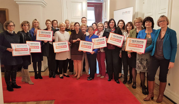 Wir brechen das Schweigen! – Die Mitmachaktion des Hilfetelefons „Gewalt gegen Frauen“ | Foto: Christiane Herder Wir brechen das Schweigen! – Die Mitmachaktion des Hilfetelefons „Gewalt gegen Frauen“