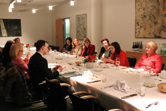 GdF-Abendgespräch mit Paul Ziemiak MdB, Generalsekretär der CDU Deutschlands, im KAH am 11. Dezember 2019 | Foto: Diana Tuppack GdF-Abendgespräch mit Paul Ziemiak MdB, Generalsekretär der CDU Deutschlands, im KAH am 11. Dezember 2019 | Foto: Diana Tuppack