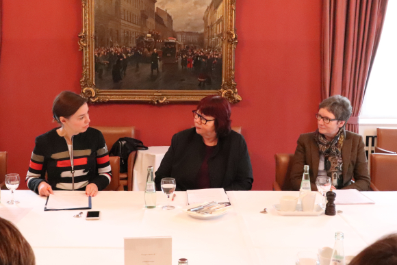 Sitzung der Gruppe der Frauen am 12. Dezember 2019 | Gäste: Vertreterinnen des Kompetenzzentrums Technik-Diversity-Chancengleichheit | Foto: Diana Tuppack Sitzung der Gruppe der Frauen am 12. Dezember 2019 | Gäste: Vertreterinnen des Kompetenzzentrums Technik-Diversity-Chancengleichheit | Foto: Diana Tuppack