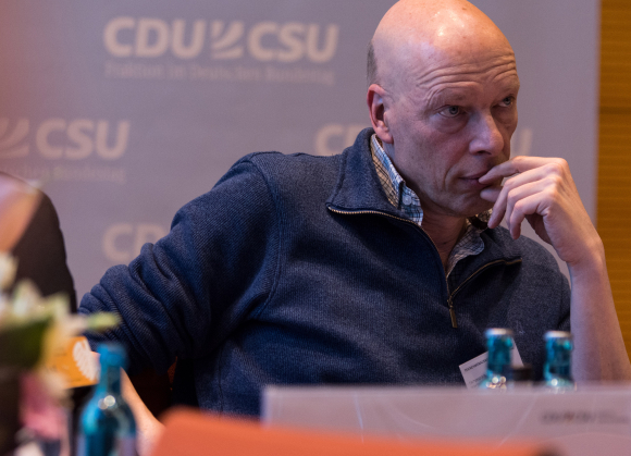 Thomas Mücke Geschäftsführer Violence Prevention Network e.V. Fachgespräch „Innere Sicherheit“ - Was treibt junge Menschen in den Djihad?