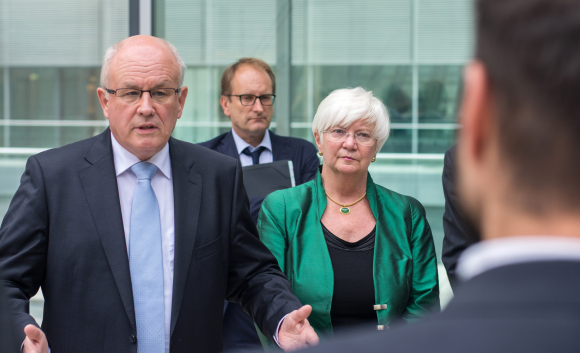 Volker Kauder und Gerda Hasselfeldt im Gespräch Volker Kauder und Gerda Hasselfeldt im Gespräch