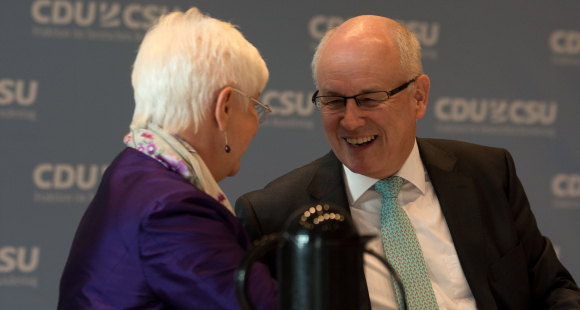 Gerda Hasselfeldt MdB, Erste Stellvertretende Fraktionsvorsitzende und Vorsitzende der CSU-Landesgruppe und Volker Kauder, Vorsitzender der CDU/CSU-Fraktion im Deutschen Bundestag Gerda Hasselfeldt, Volker Kauder