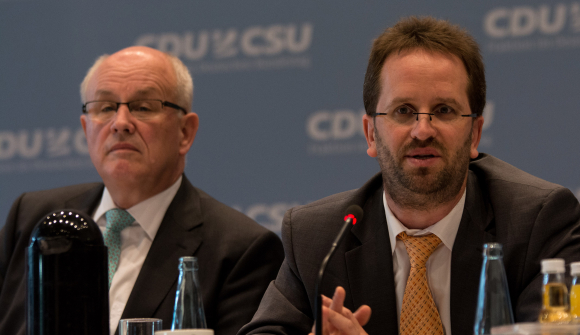 Volker Kauder MdB und Klaus Müller Verbraucherzentrale Bundesverband e.V. Volker Kauder und Klaus Müller