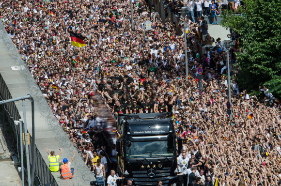 Ankunft der Fußball-Nationalmannschaft in Berlin Ankunft der Fußball-Nationalmannschaft in Berlin