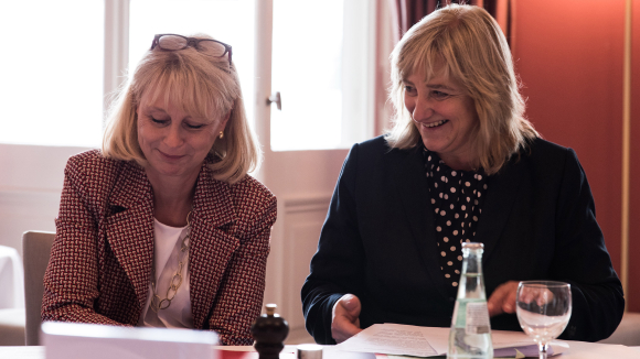 Karin Maag MdB, Vorsitzende der Gruppe der Frauen mit der hessischen Justizministerin Eva Kühne-Hörmann MdL