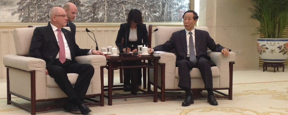 Volker Kauder mit Minister Wang Jiarui Volker Kauder mit Minister Wang Jiarui