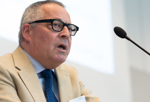 Prof. em. Dr. Karl Schlögel Professor für die Geschichte Osteuropas, Europa-Universität Viadrina, Frankfurt (Oder)