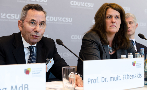 Prof. Dr. mult. Wassilios E. Fthenakis Präsident des Didacta Verbandes e.V. und Frau Prof. Dr. phil. habil. Birgit Eickelmann
