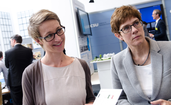 Nadine Schön MdB (l.) und Annegret Kramp-Karrenbauer MdL Ministerpräsidentin des Saarlandes