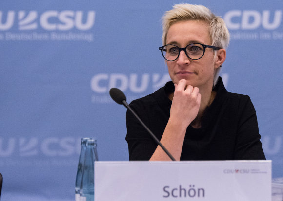 Nadine Schön MdB Stellvertretende Vorsitzende der CDU/CSU-Fraktion im Deutschen Bundestag Frauen als Motor der Integration