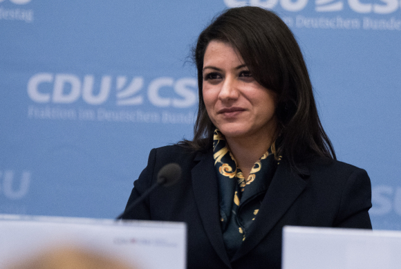 Adoula Dado Geschäftsführerin von malak.help, Tholey Hilfsorganisation zur Unterstützung von notleidenden Menschen in Kriegsgebieten Frauen als Motor der Integration