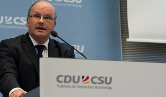 Impulsrede von Prof. Dr. Christian Hillgruber Lehrstuhl für öffentliches Recht und Direktor des Instituts für Kirchenrecht an der Rechts- und Staatswissenschaftlichen Fakultät der Rheinischen Friedrich-Wilhelms-Universität Fachgespräch Staat, Kirchen, Religionen