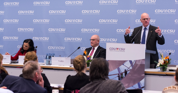 E-Partizipation: Demokratiegestaltung oder Klick-Tribunal?