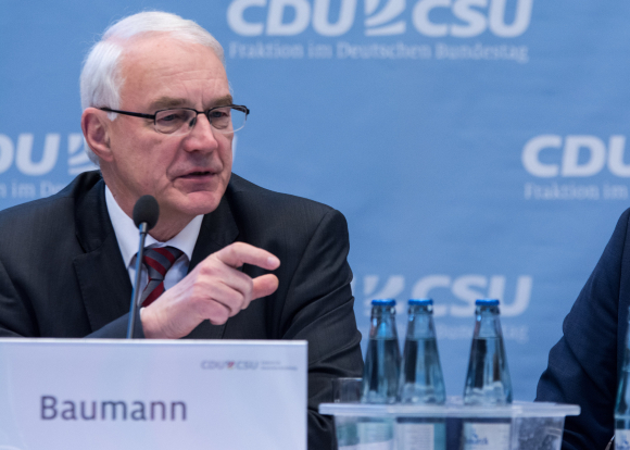 E-Partizipation: Demokratiegestaltung oder Klick-Tribunal?