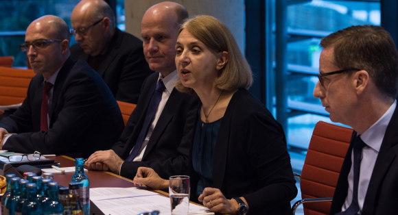 Dr. Benjamin Weigert, Ralph Brinkhaus MdB, Prof. Dr. Anke Hassel und Prof. Dr. Michael Hüther (v.l.n.r.) Fachgespräch: 2. Ordnungspolitischer Dialog - Führt mehr Umverteilung zu weniger Ungleichheit?