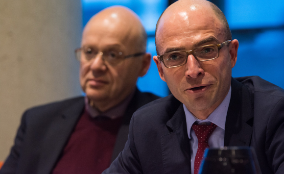 Dr. Benjamin Weigert, Ständiger Vertreter des Leiters des Zentralbereichs Finanzstabilität, Deutsche Bundesbank (r.) Fachgespräch: 2. Ordnungspolitischer Dialog - Führt mehr Umverteilung zu weniger Ungleichheit?