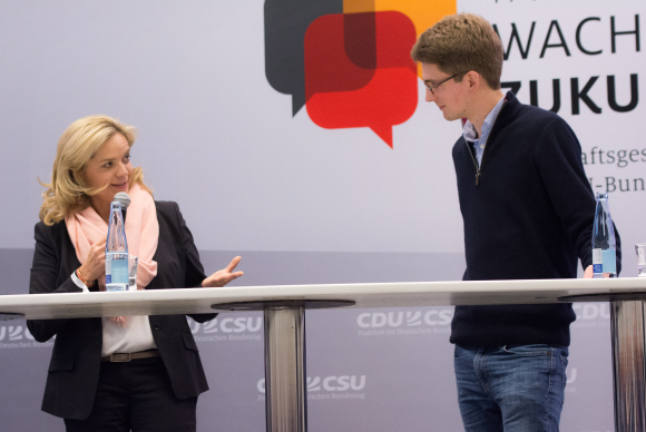 Ingrid-Helen Arnold Präsidentin des SAP Business Data Network, SAP SE und Georg Polzer Mitbegründer und Geschäftsführer der Teralytics AG