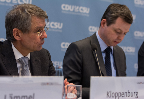 Dr. Norbert Kloppenburg Mitglied des Vorstandes der Kreditanstalt für Wiederaufbau (KfW) (l.) Kongress Afrika im Wandel