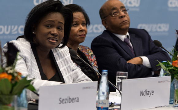 Michelle Helene Natou Ndiaye, Dr. Mamphela Ramphele und Dr. Mo Ibrahim (v.l.n.r.) Kongress Afrika im Wandel