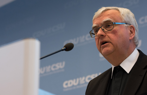 S. E. Erzbischof Dr. Heiner Koch Erzbischof von Berlin Fachgespräch Verantwortung für Religionsfreiheit – Religiöse Minderheiten in Flüchtlingsheimen besser schützen