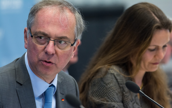 Prof. Dr. Heribert Hirte MdB Fachgespräch Verantwortung für Religionsfreiheit – Religiöse Minderheiten in Flüchtlingsheimen besser schützen